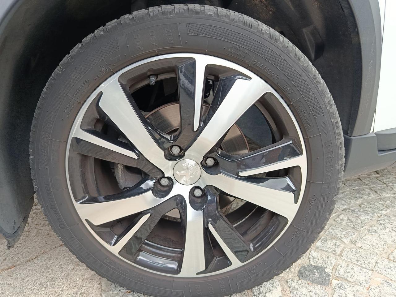 Peugeot 2008 Allure 1.6 Blue HDI 120 #6505