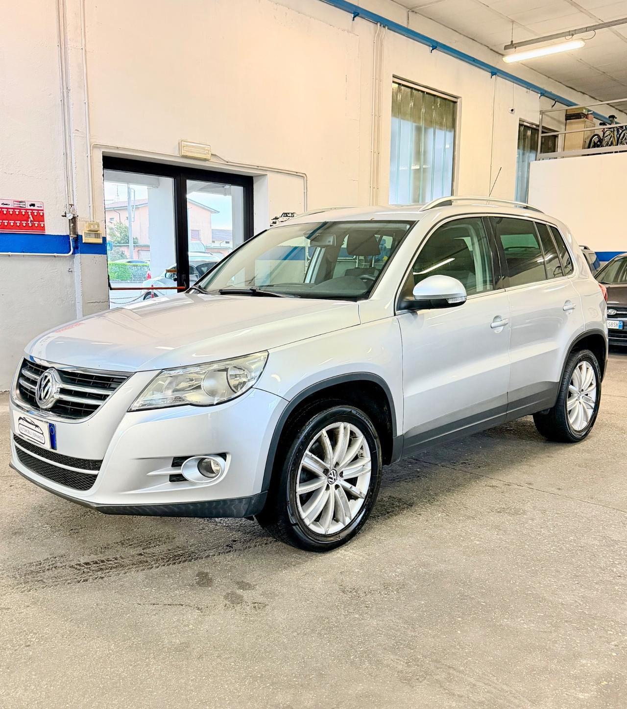 Volkswagen Tiguan 2.0 16V TDI DPF tiptronic Sport & Style (18°)