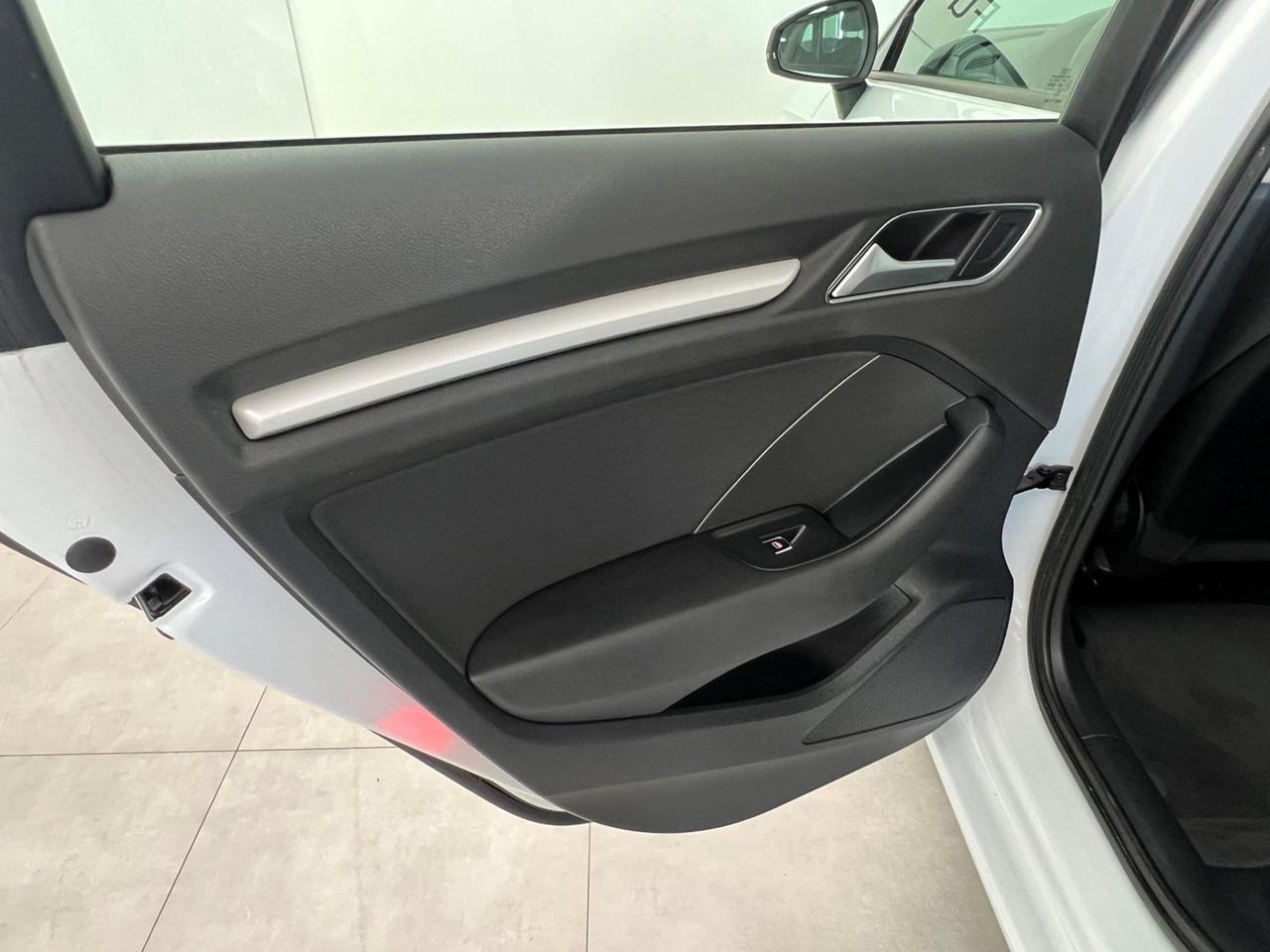 AUDI A3 III 2013 Sportback A3 Sportback 1.6 tdi Business 110cv E6