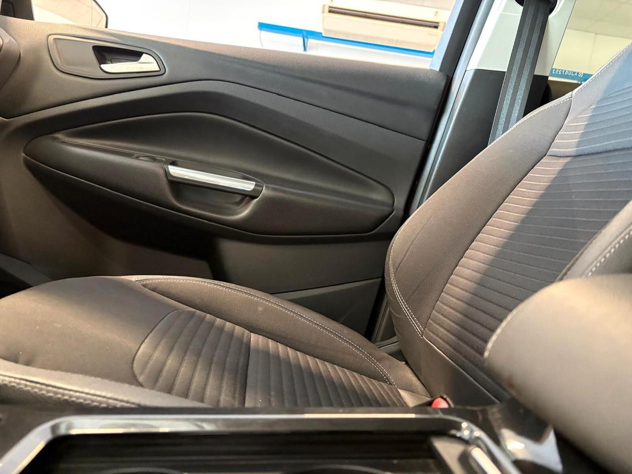 Ford Kuga TITANIUM 1.5 EcoBoost 120 CV 6mt UNICO PR.