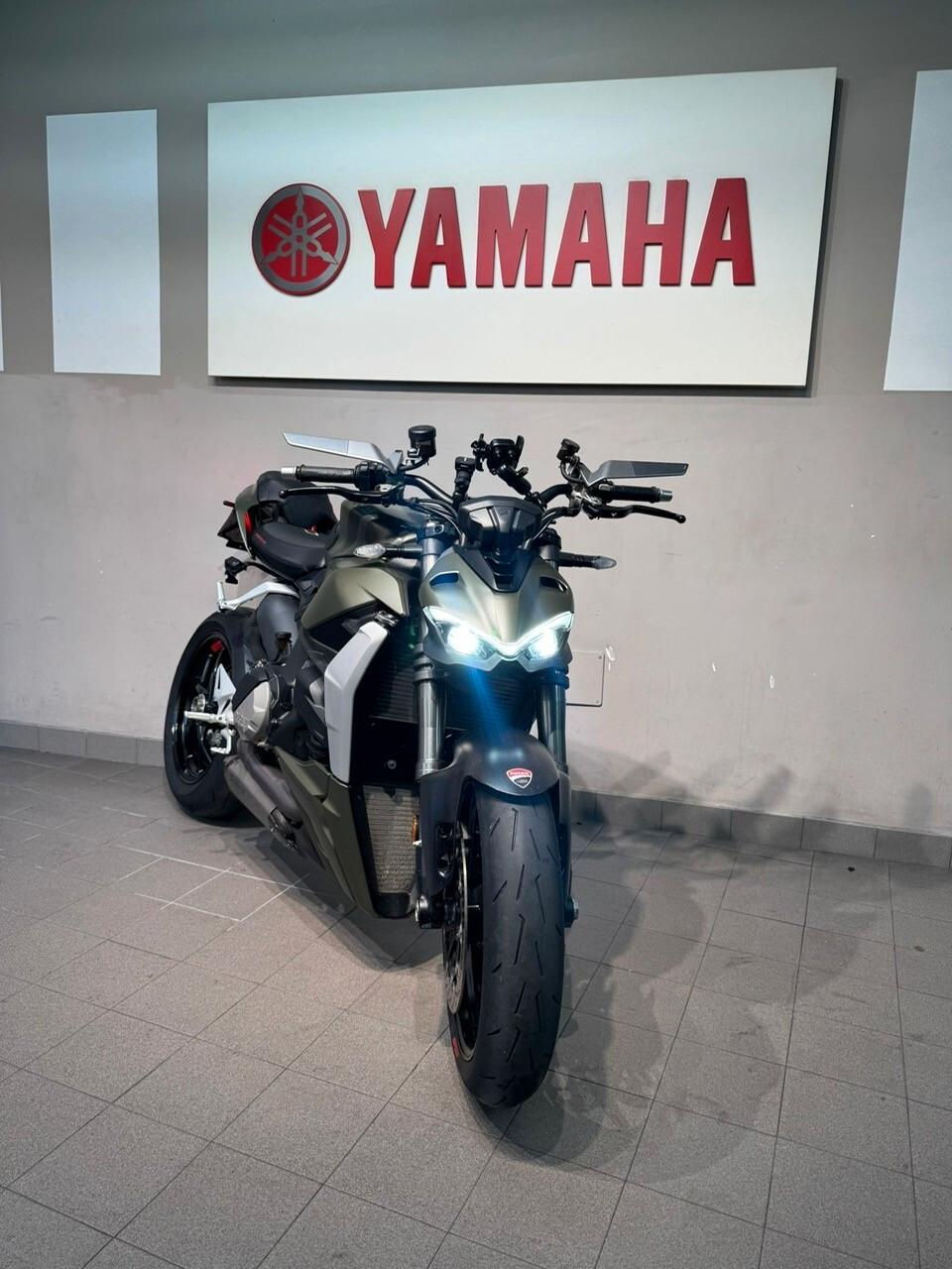 Ducati Streetfighter V2