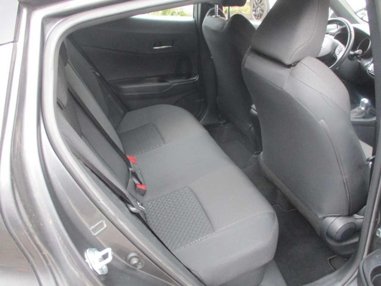 Toyota C-HR 1.8 Hybrid E-CVT Business