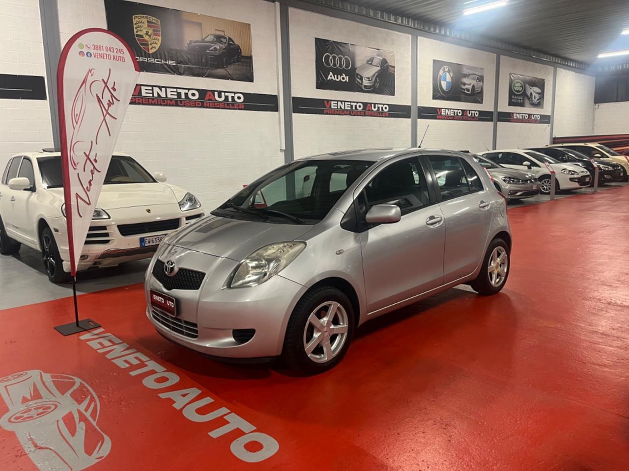 Toyota Yaris 1.0 5 porte