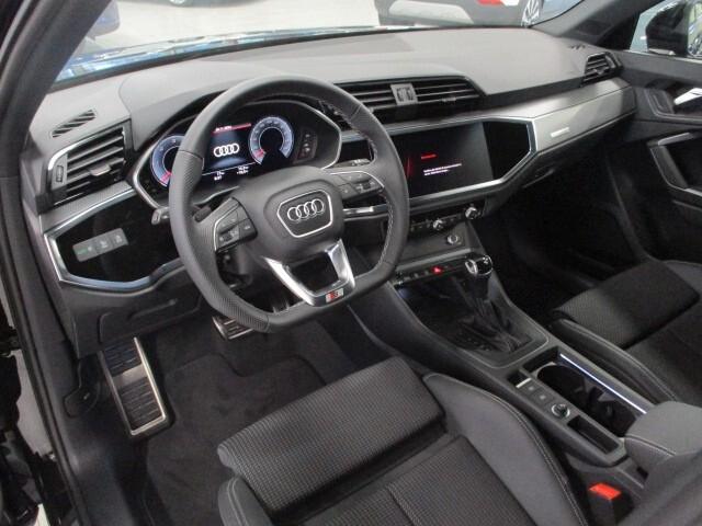 Audi Q3 35 TDI S tronic Blackline