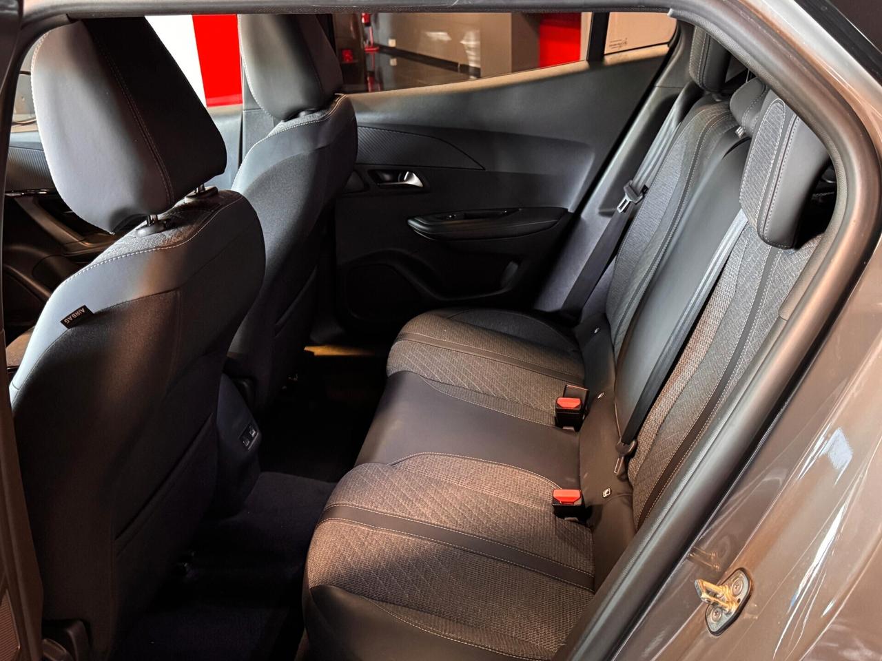 Peugeot 2008 PureTech 100 S&S Allure