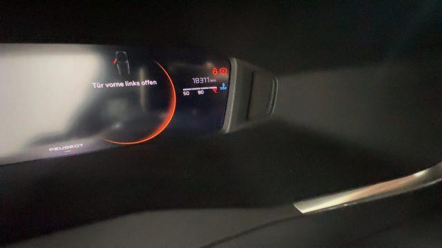 PEUGEOT 2008 PureTech 130 S&S EAT8 ALLURE