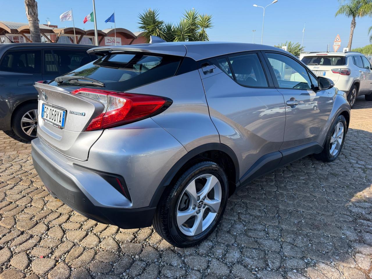 Toyota C-HR 1.8 Hybrid E-CVT Business