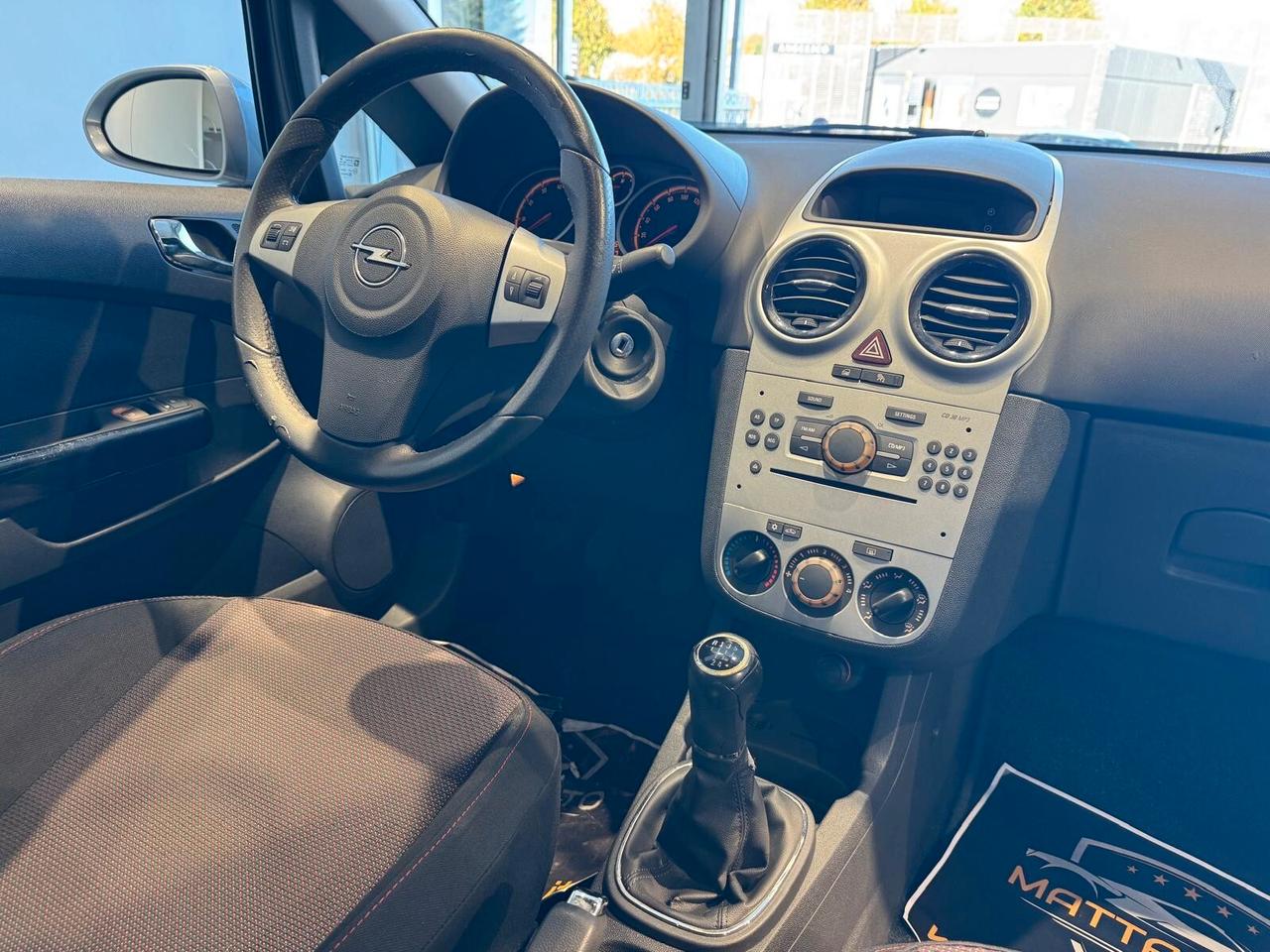 Opel Corsa 1.2 3 porte Club