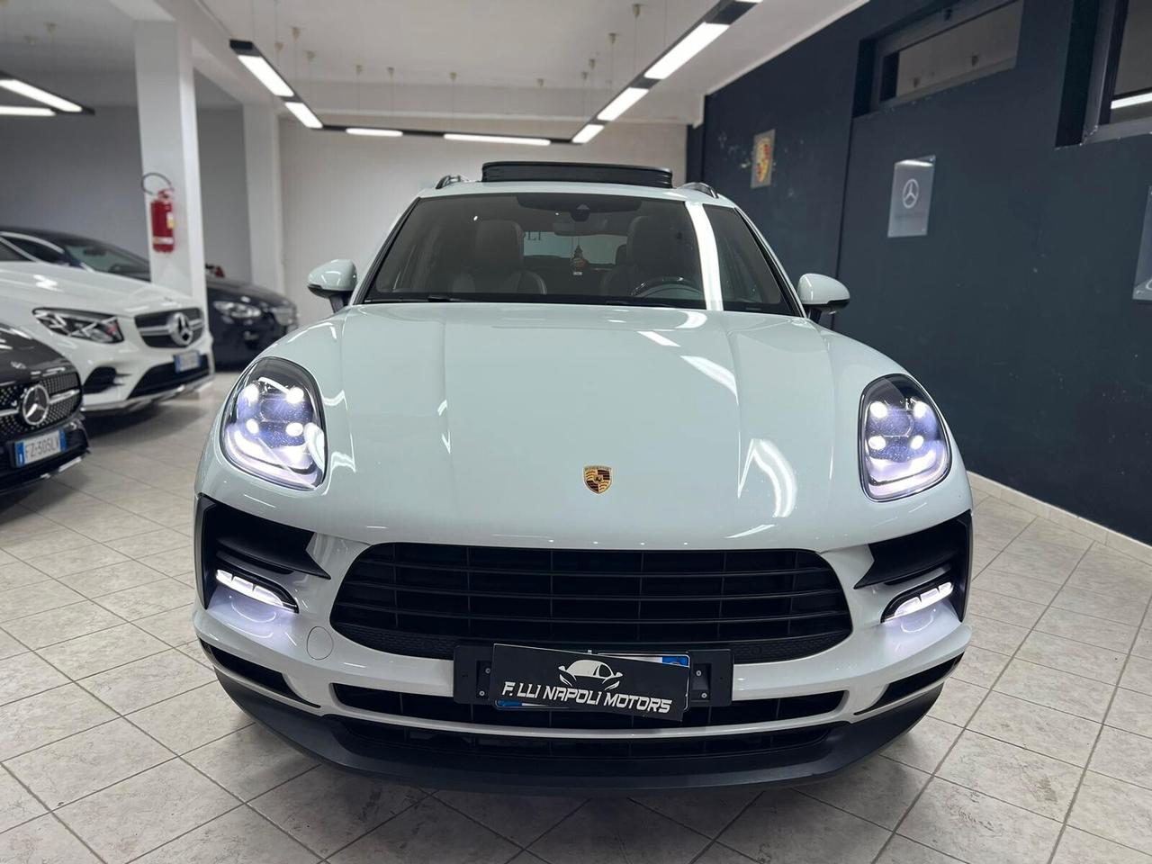 Porsche Macan 2.0 IVA ESPOSTA