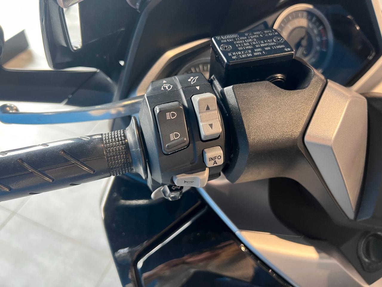 Honda Forza 300