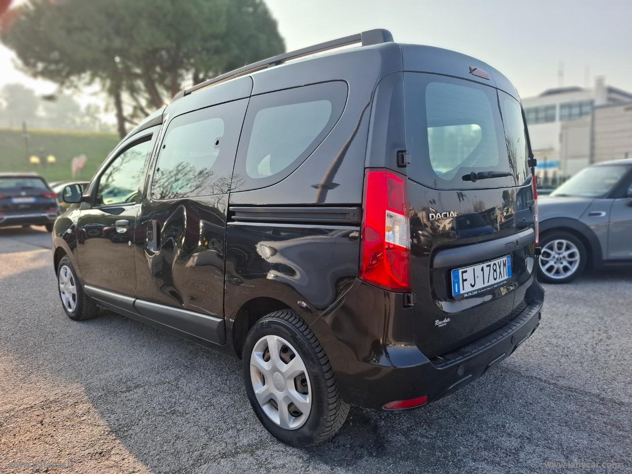 DACIA Dokker 1.6 8V 100 CV S&S SS GPL Lauréate Family