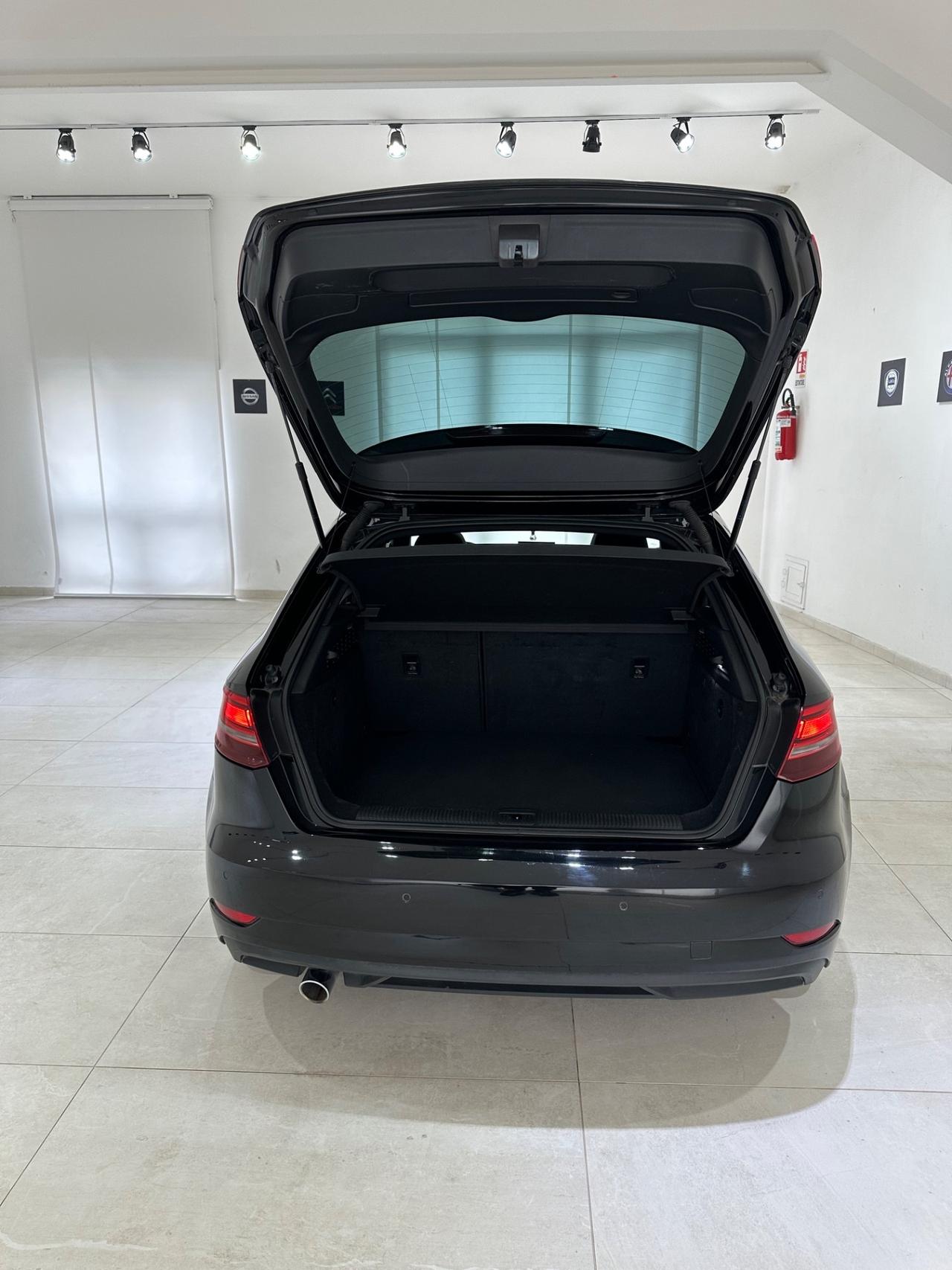 Audi A3 SPB 30 TDI SPORT TOTAL BLACK TETTO APRIBILE