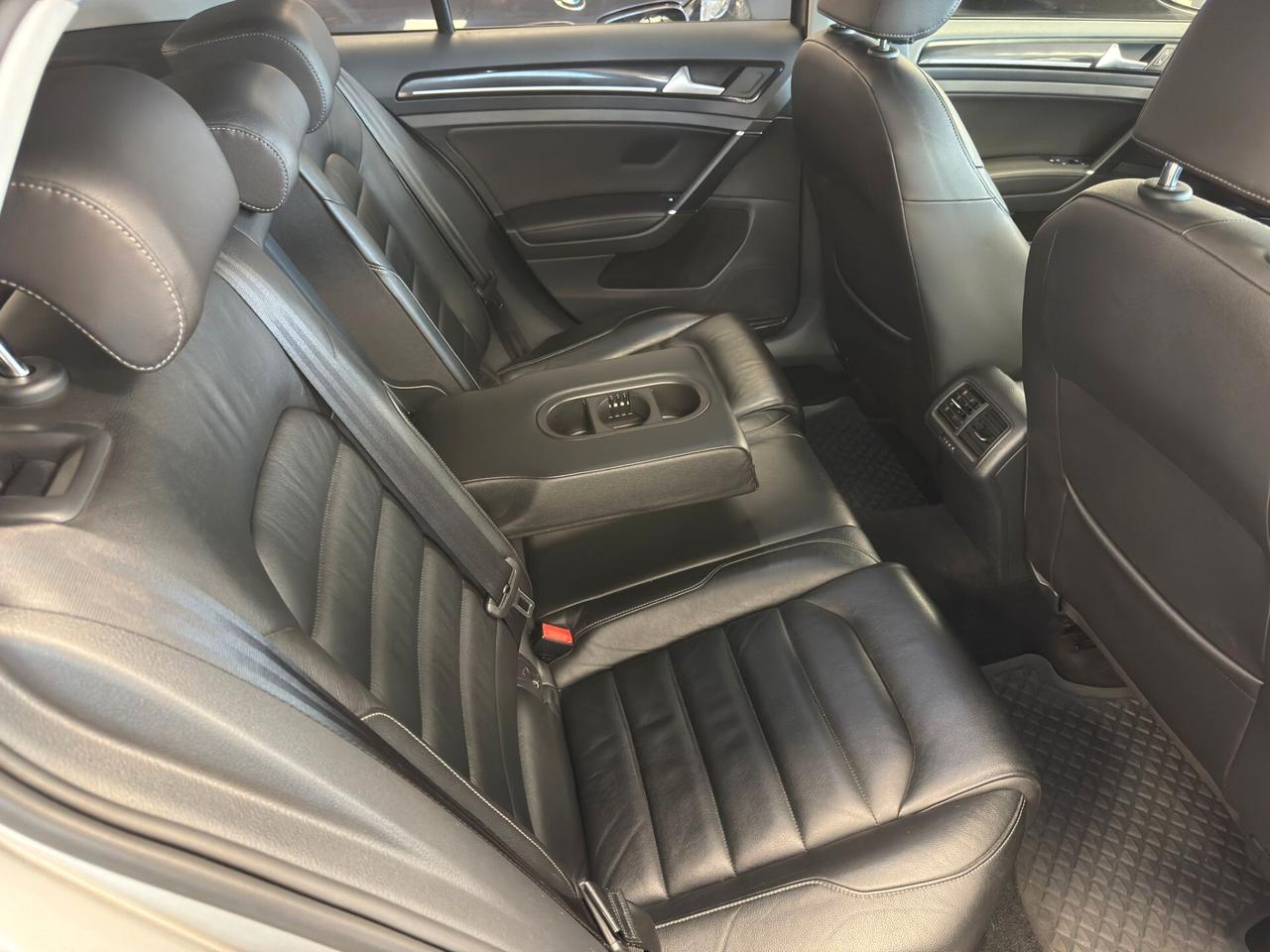 Volkswagen Golf VII 2.0 TDI DSG 5p. Highline