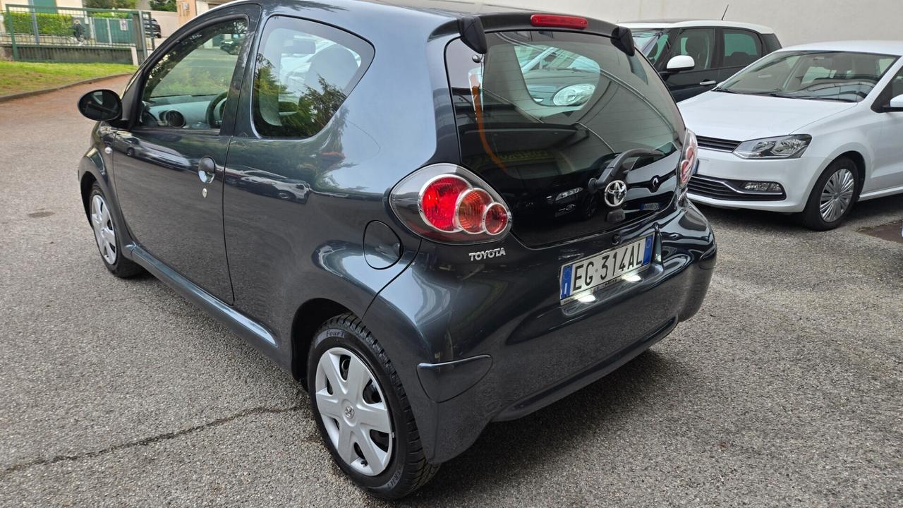 Toyota Aygo 1.0 12V VVT-i 3 porte Now Connect