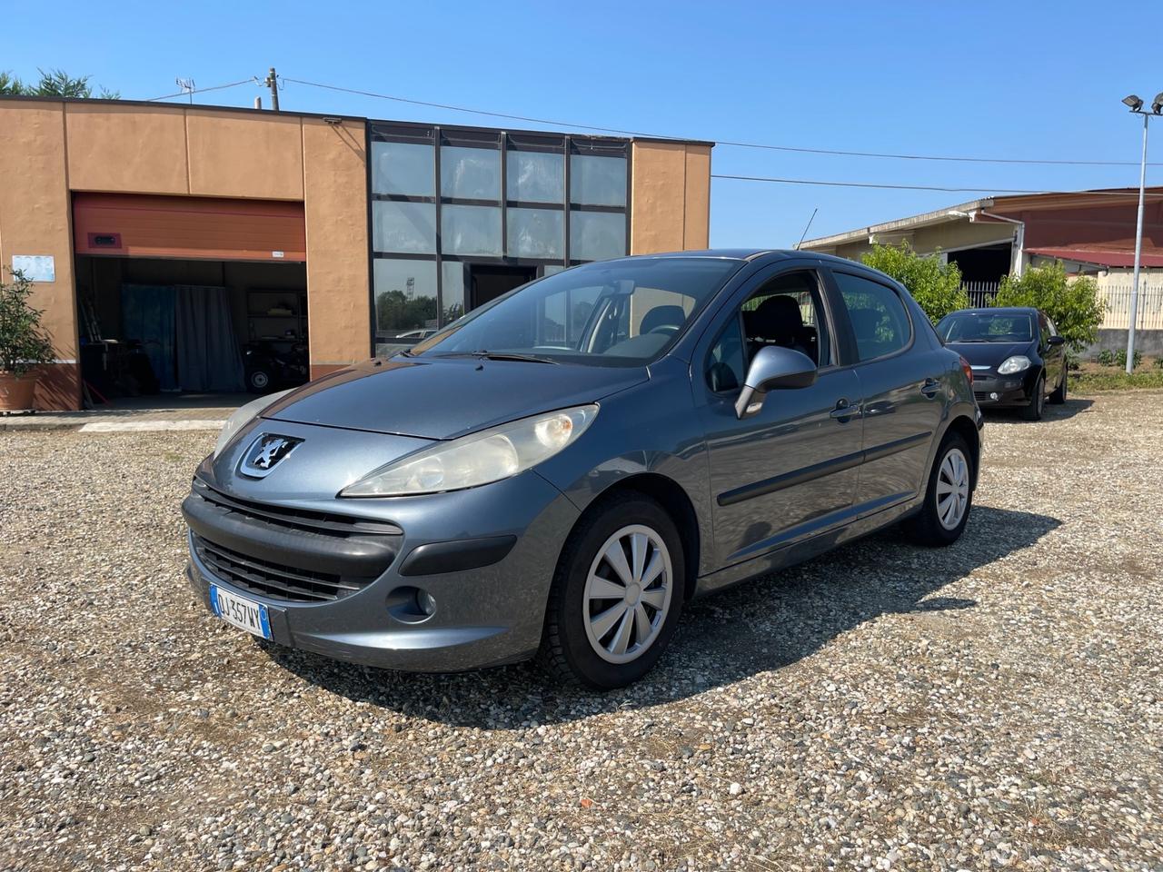 Peugeot 207 1.4 HDi 70CV 5p. XT