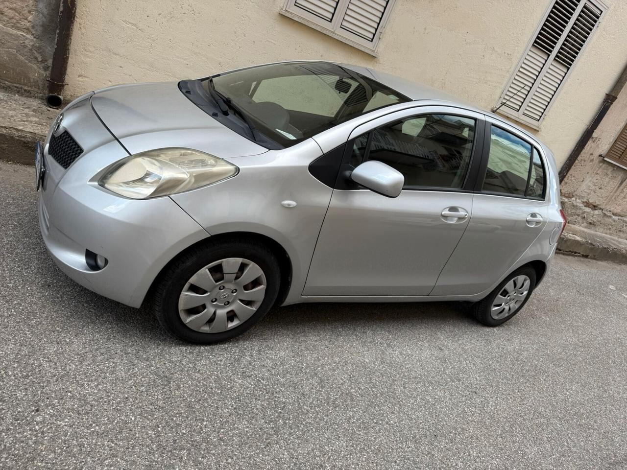 Toyota Yaris 1.3 5 porte Luna
