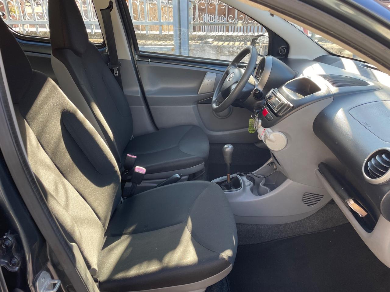 Toyota Aygo 1.0 12V VVT-i 5 porte Sol