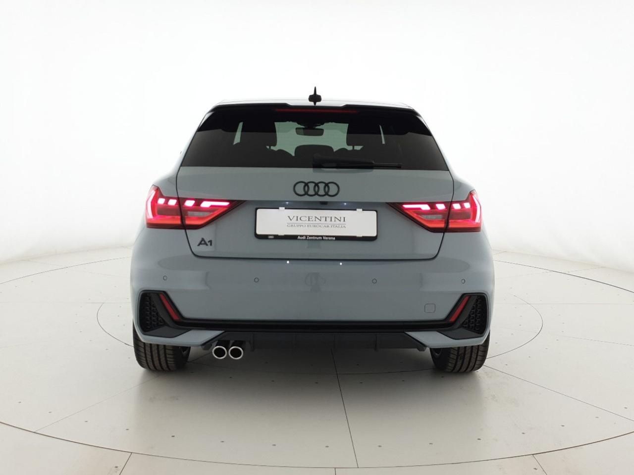 Sportback 40TFSI 207CV S tronic Identity Black