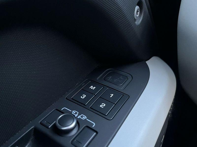 Land Rover Defender 110 3.0 I6 MHEV SE AWD Auto