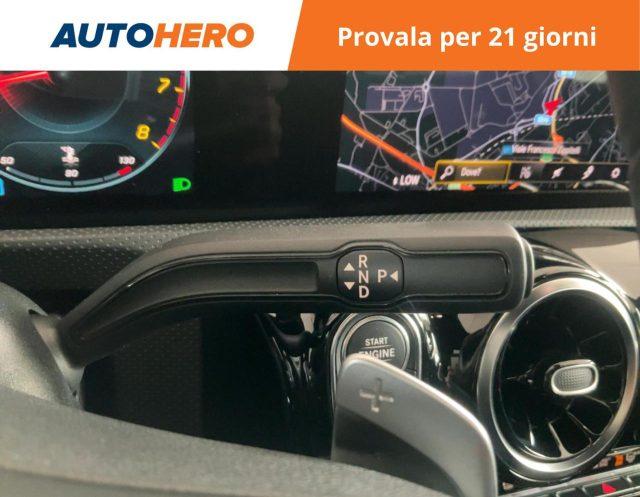 MERCEDES-BENZ A 200 Premium