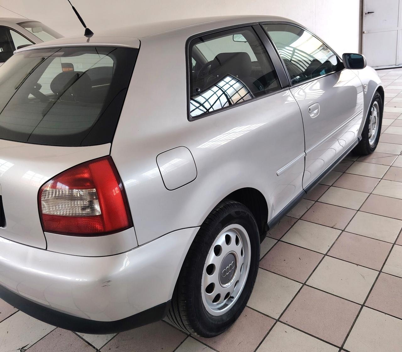 Audi A3 1.9 TDI/110 CV cat 3p. Attraction