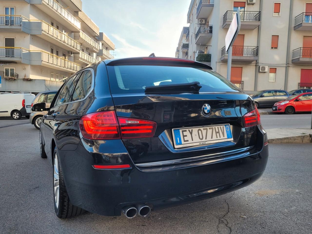 Bmw 525d xDrive Touring Luxury * Navi * Pelle * Garantita 12 Mesi