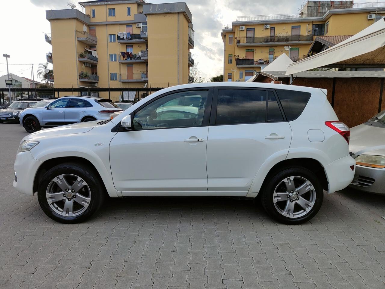 Toyota RAV 4 RAV4 Crossover 2.2 D-Cat 177 CV Executive