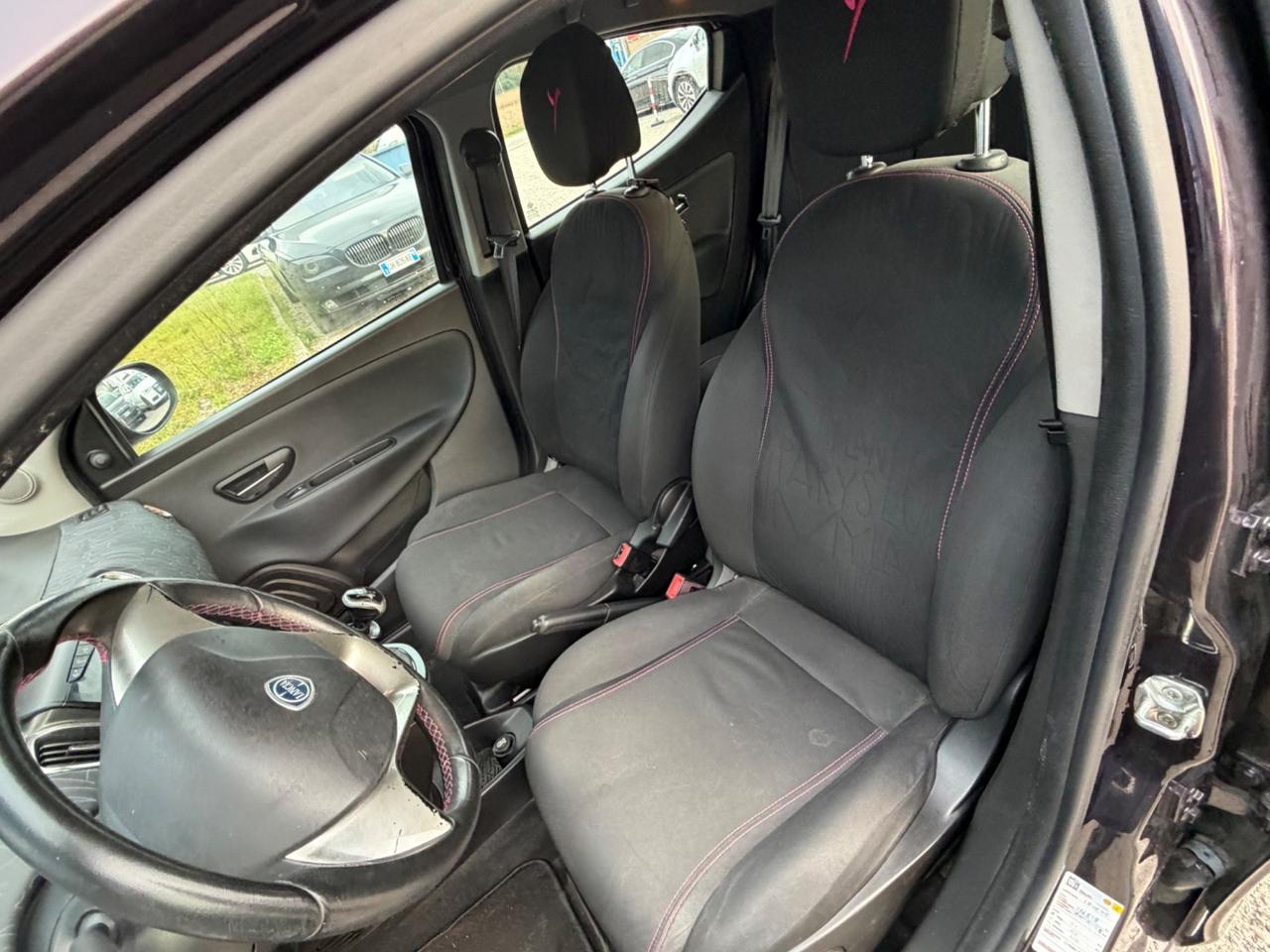 Lancia Ypsilon 1.2 69 CV Unyca