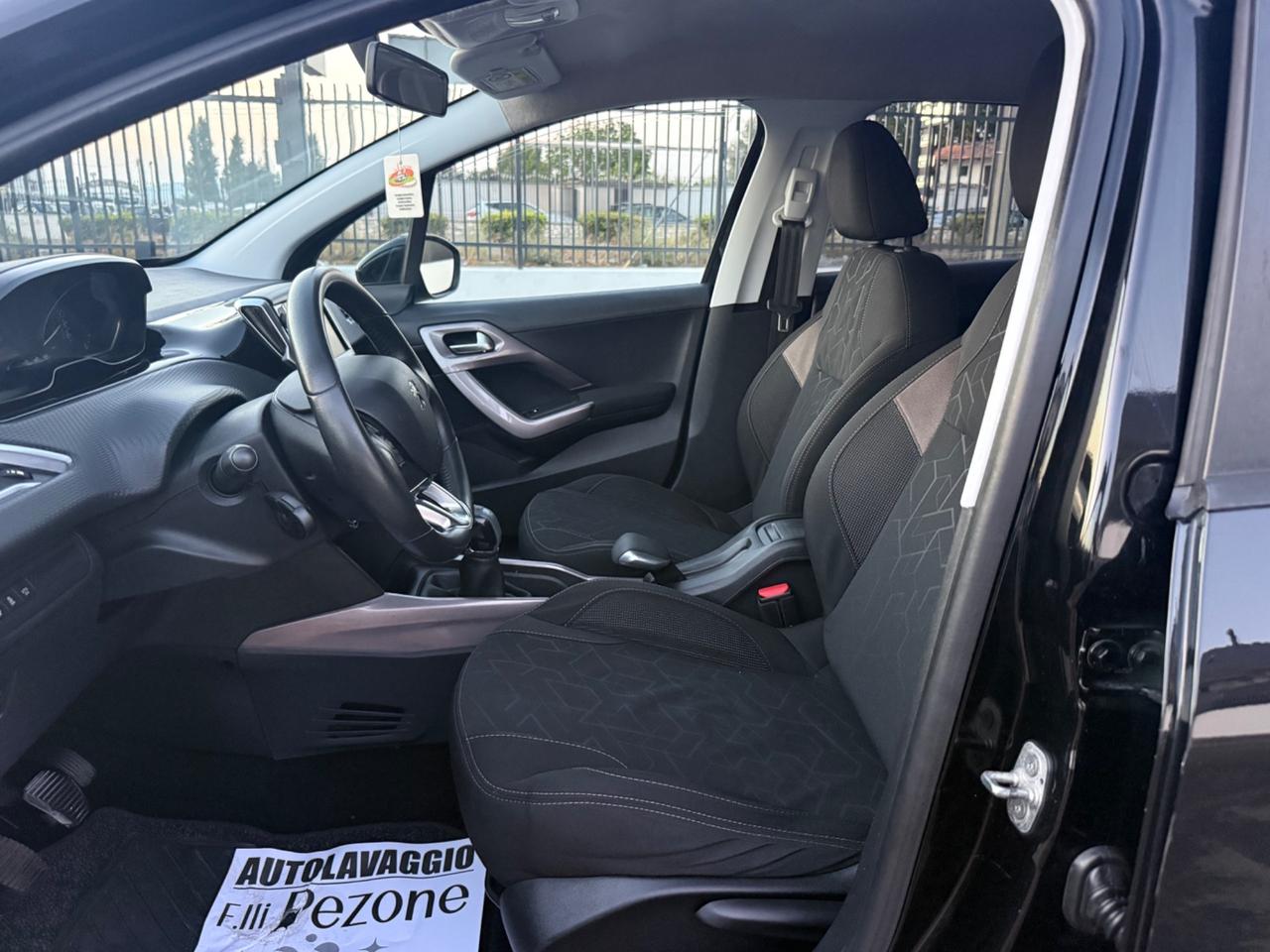 Peugeot 2008 BlueHDi 100 Black Matt