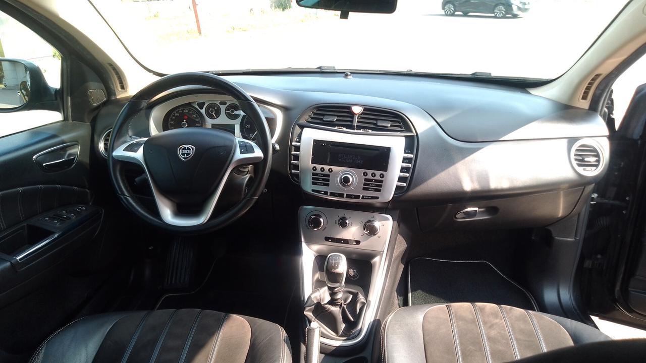 Lancia Delta 1.6 MJT DPF PLATINO 6M 2012