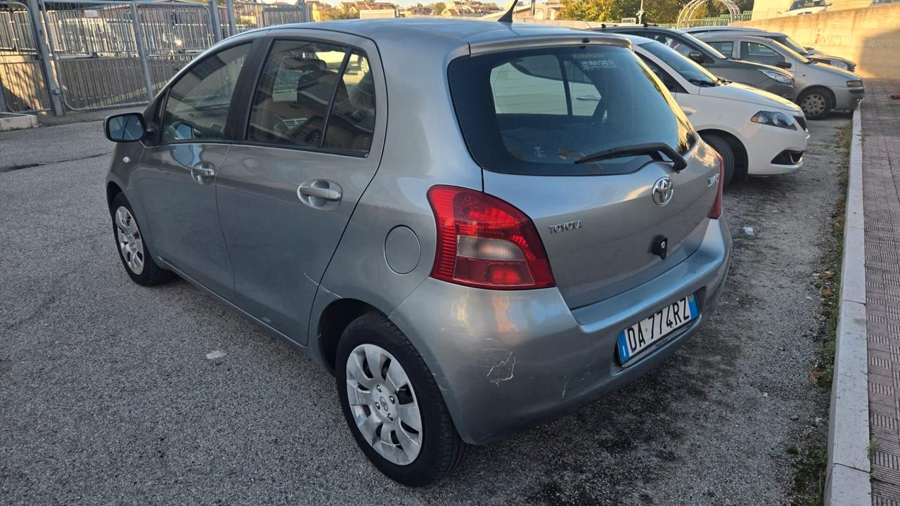 Toyota Yaris 1.0 5 porte Sol