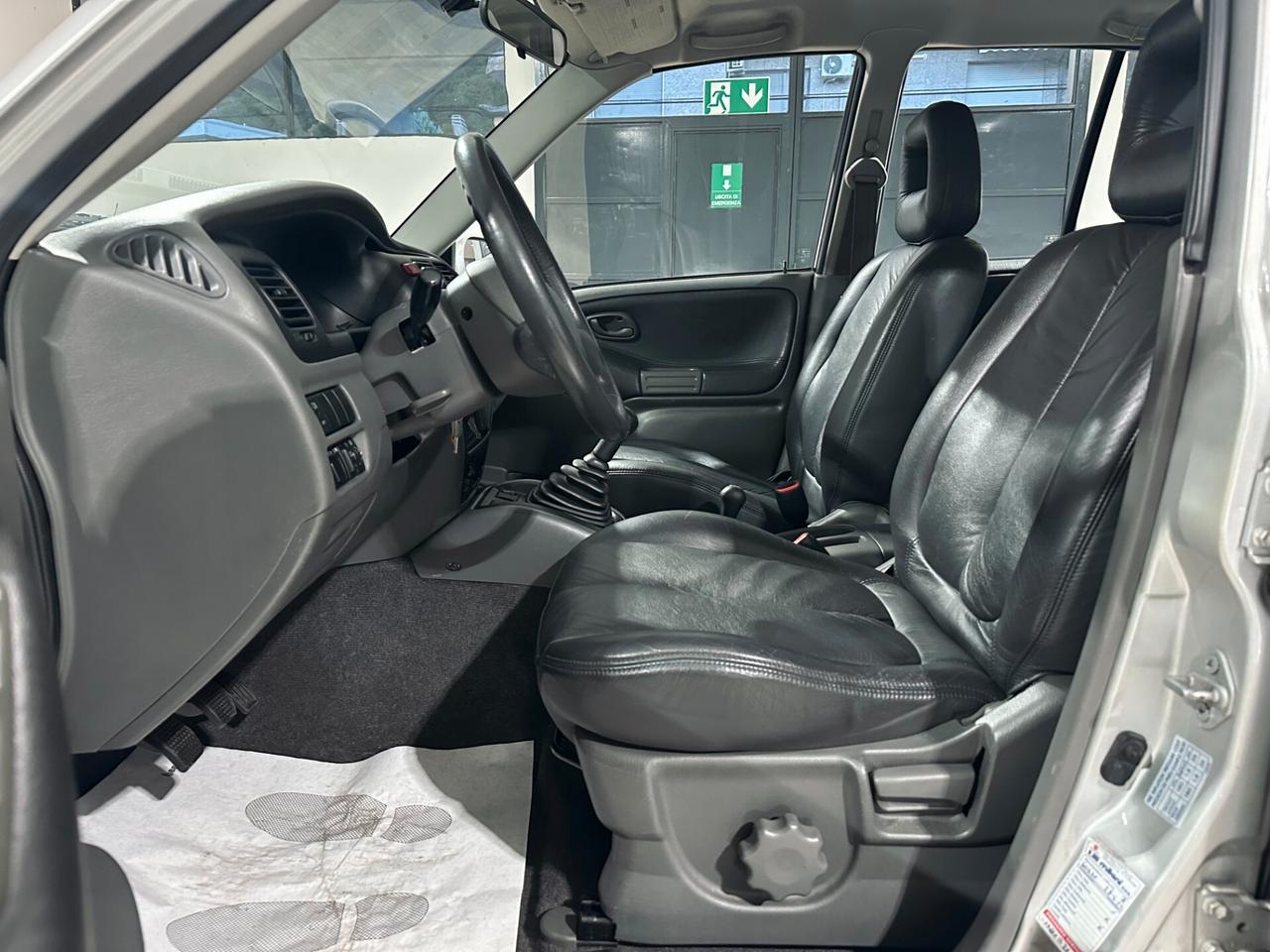 Suzuki Grand Vitara 2.5i V6 24V - 4x4 - ridotte
