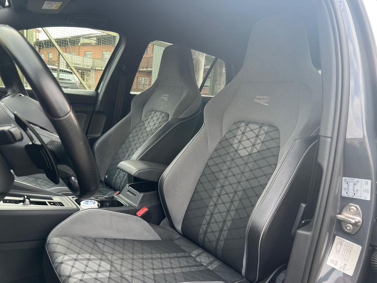 Volkswagen Golf R Line 1.5 eTSI MHEV #9260