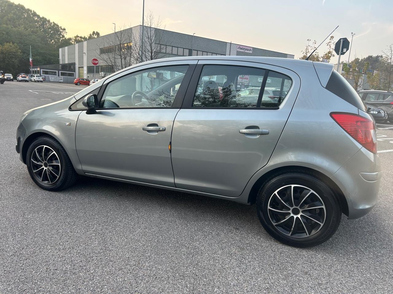 Opel Corsa 1.2 5 porte Sport*Neo patentati *