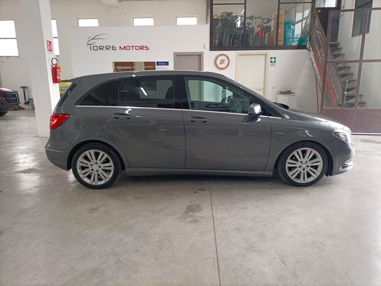 Mercedes-benz B 180 CDI BlueEFFICIENCY Premium 01/2012