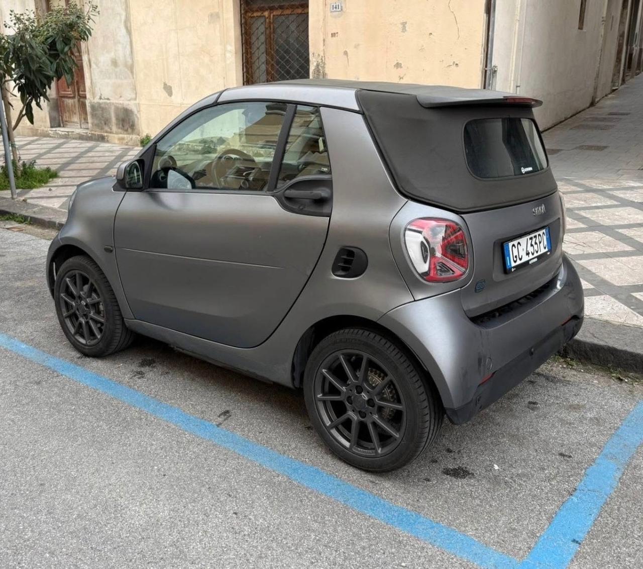 Smart ForTwo EQ cabrio Suitegrey (22kW)