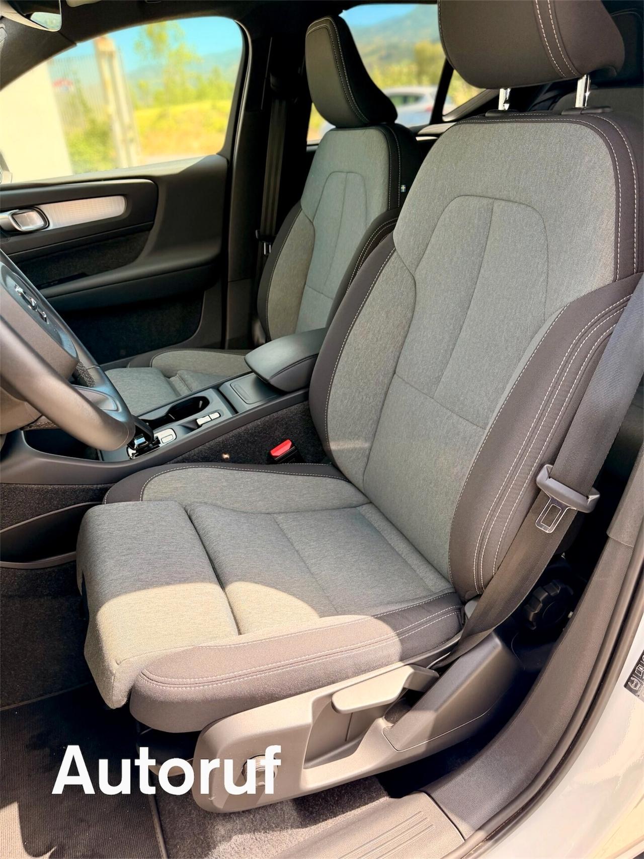 Volvo XC40 Mild Hybrid B3 163cv Crystal White 2025