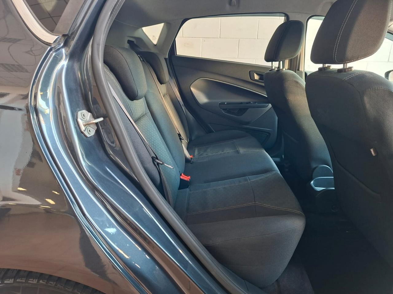 Ford Fiesta 5p 1.4 tdci Titanium, adatta a neop.