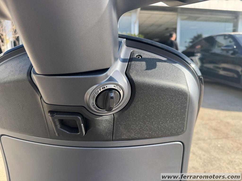 VESPA GTS SUPER SPORT NUOVA PRONTA CONSEGNA