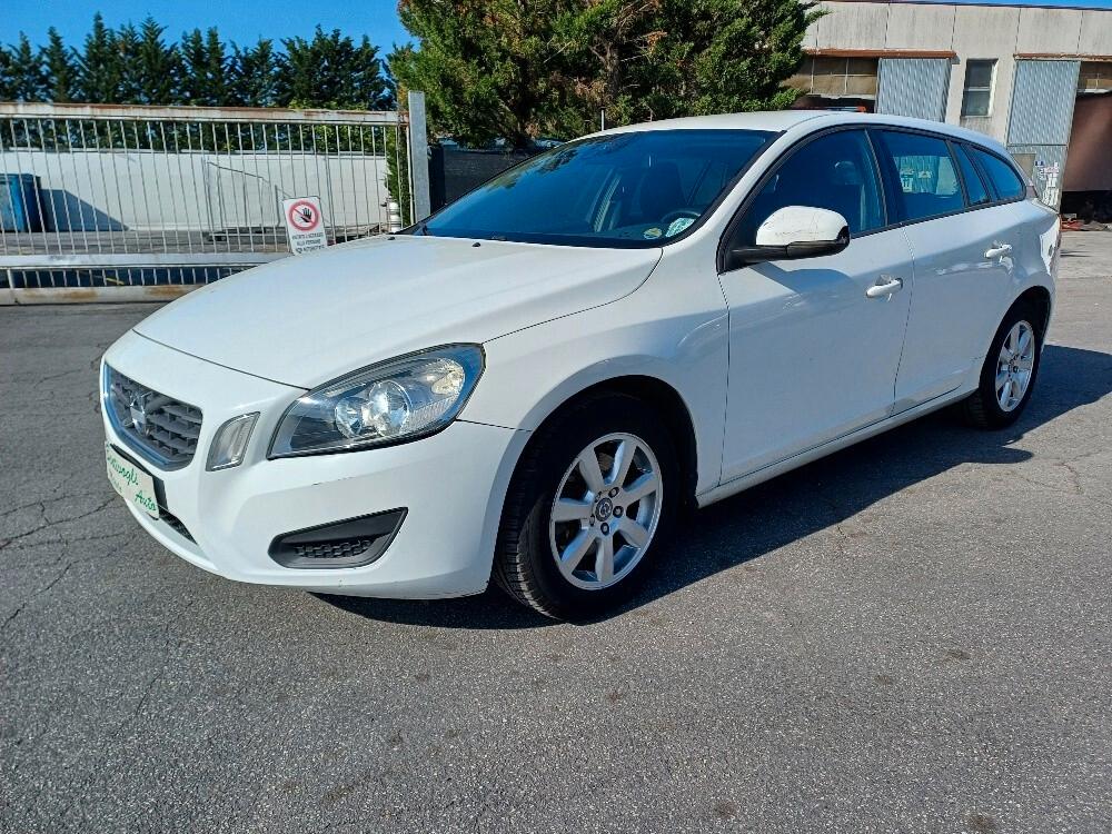 Volvo V60 1.6 D2 Summum con Problemi al motore