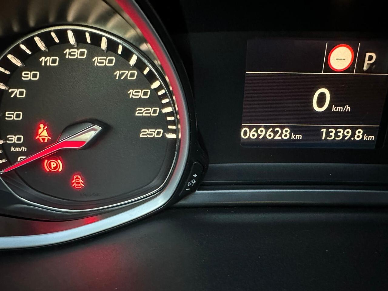 Peugeot 308 BlueHDi 130 S&S EAT8 Active Business