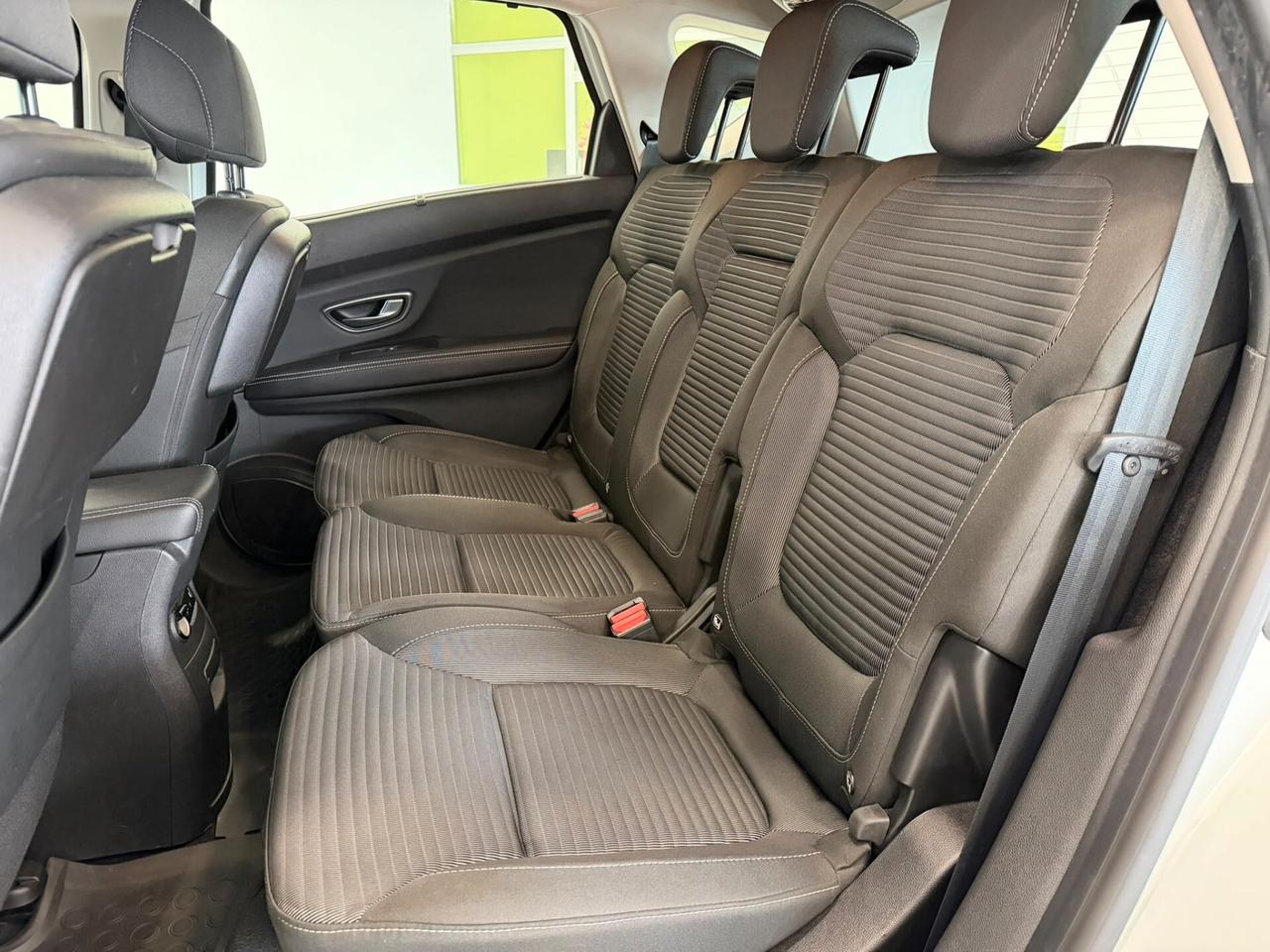 Renault Scénic TCe 140 CV EDC FAP Intens