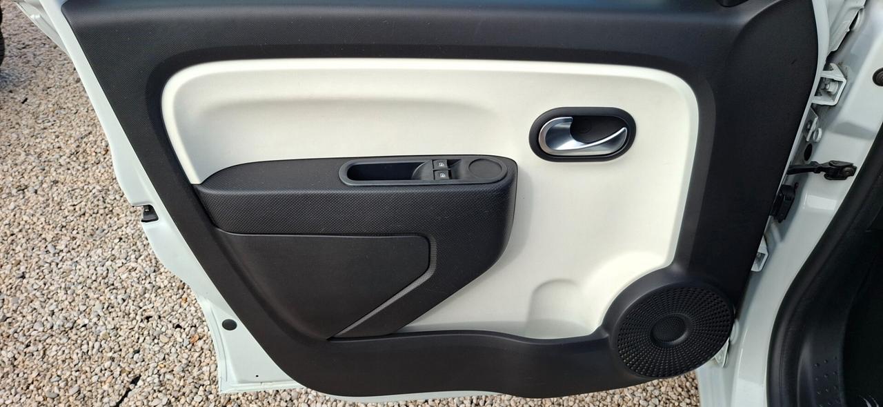 Renault Twingo SCe Life GARANZIA 12 MESI NO OBBLIGO FINANZIAMENTO.