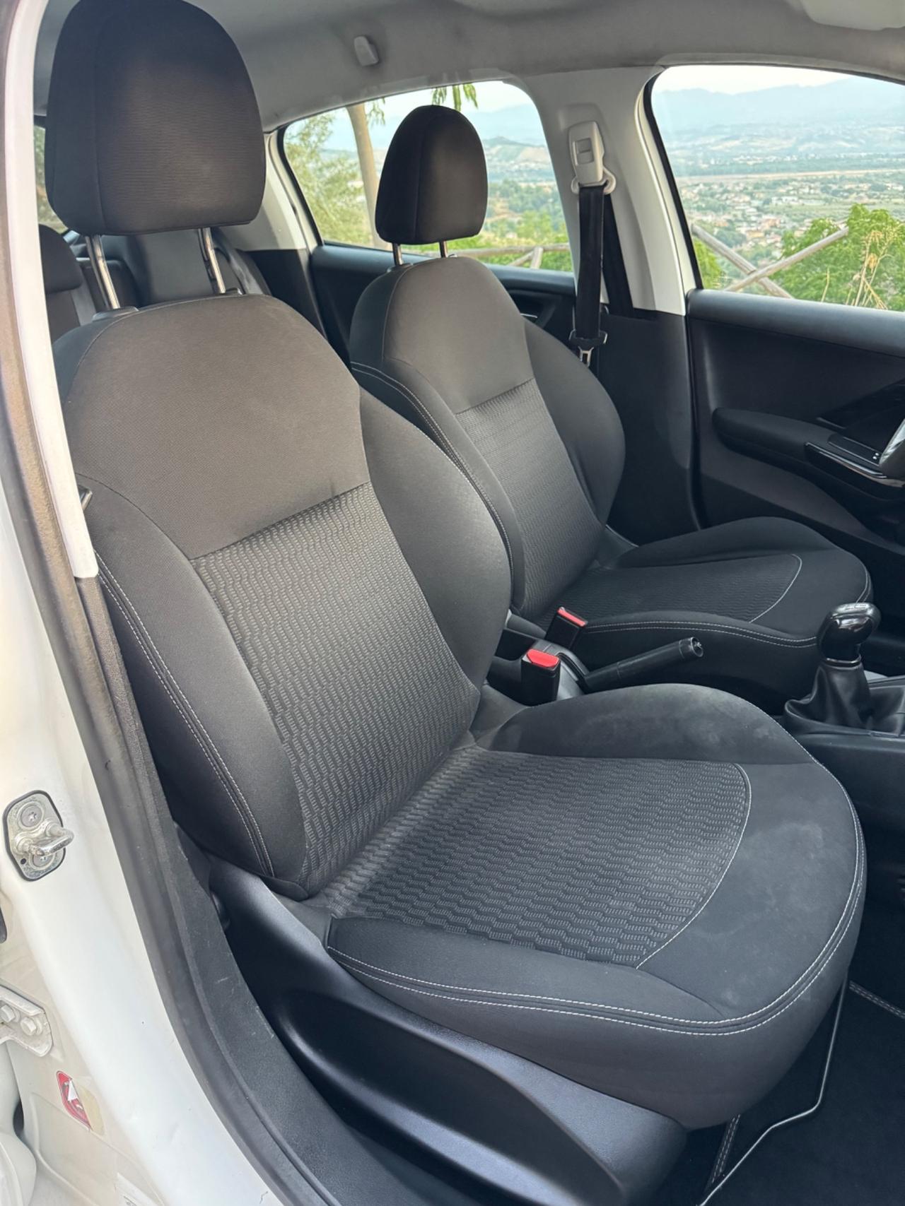 Peugeot 208 1.4 HDi 68Cv Euro6 2015