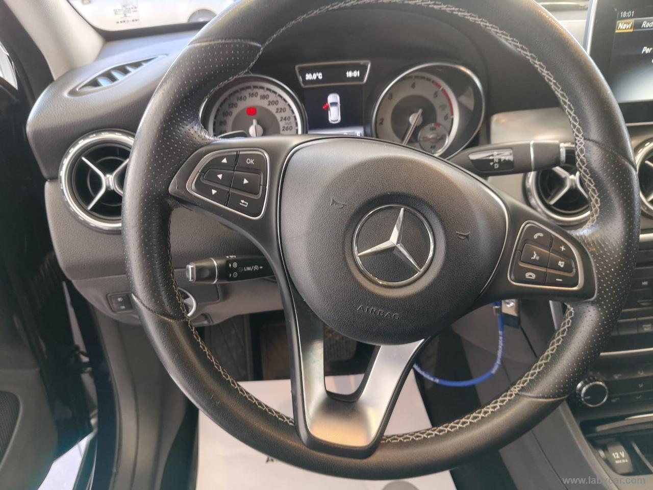 MERCEDES-BENZ GLA 180 d Automatic Sport