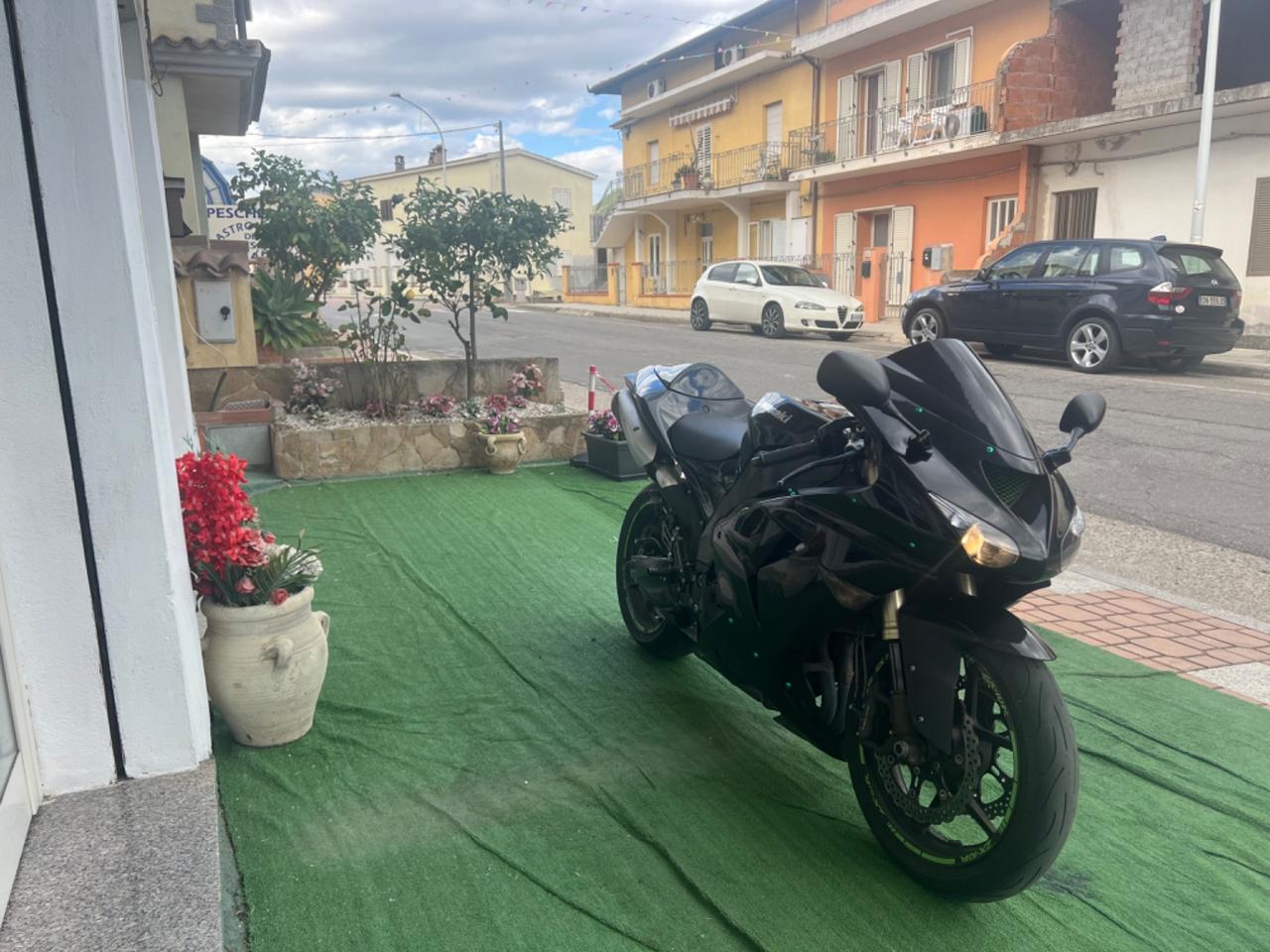 Kawasaki Ninja ZX-10RR Strada