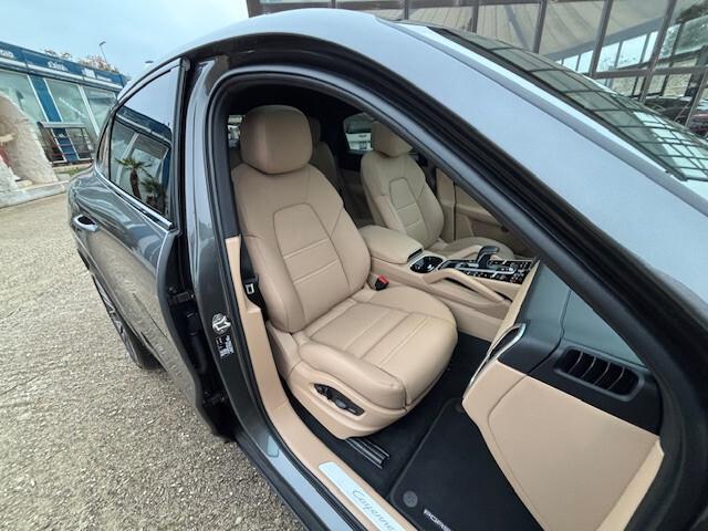 Porsche Cayenne Coupé 3.0 V6 E-Hybrid Platinum Edition 340CV