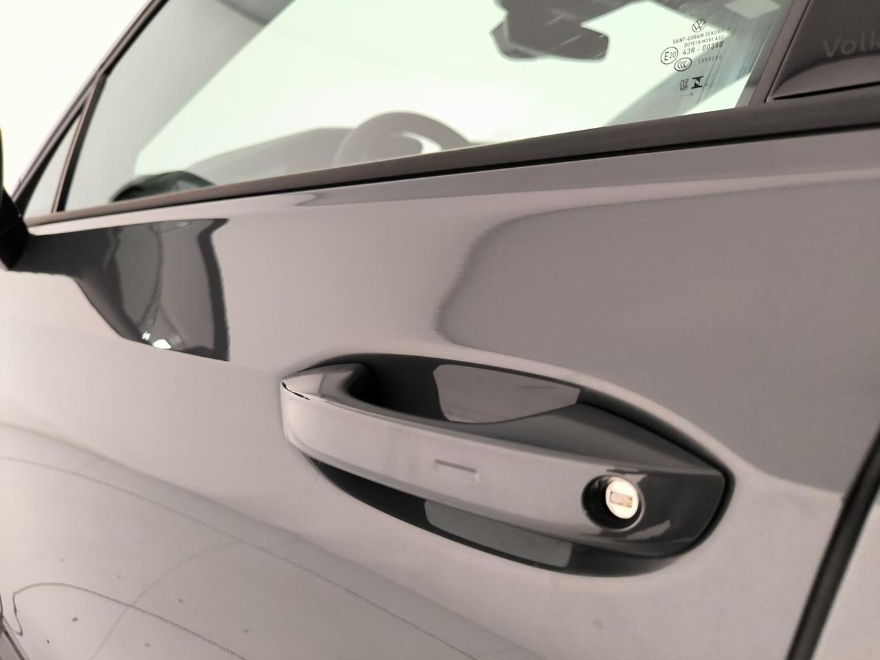 Volkswagen Golf 1.5 etsi r-line plus 115cv dsg