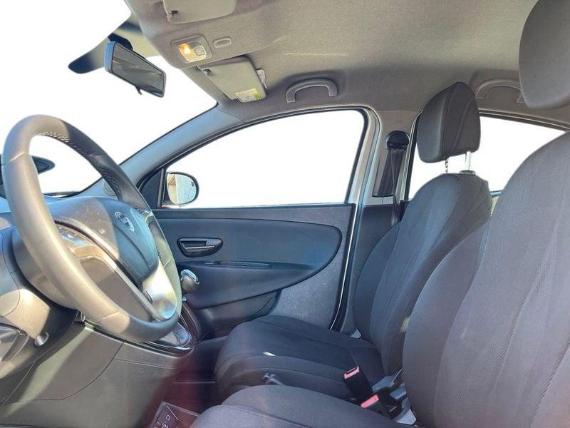 Lancia Ypsilon III 2015 1.0 firefly hybrid Gold s&s 70cv