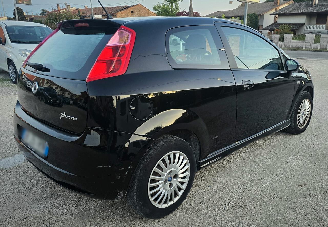 Fiat Grande Punto 1.4 Dynamic - TAGLIANDATA